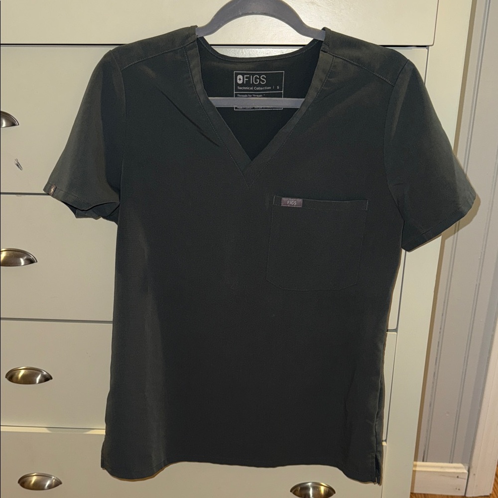 Figs Bonsai Catarina scrub top